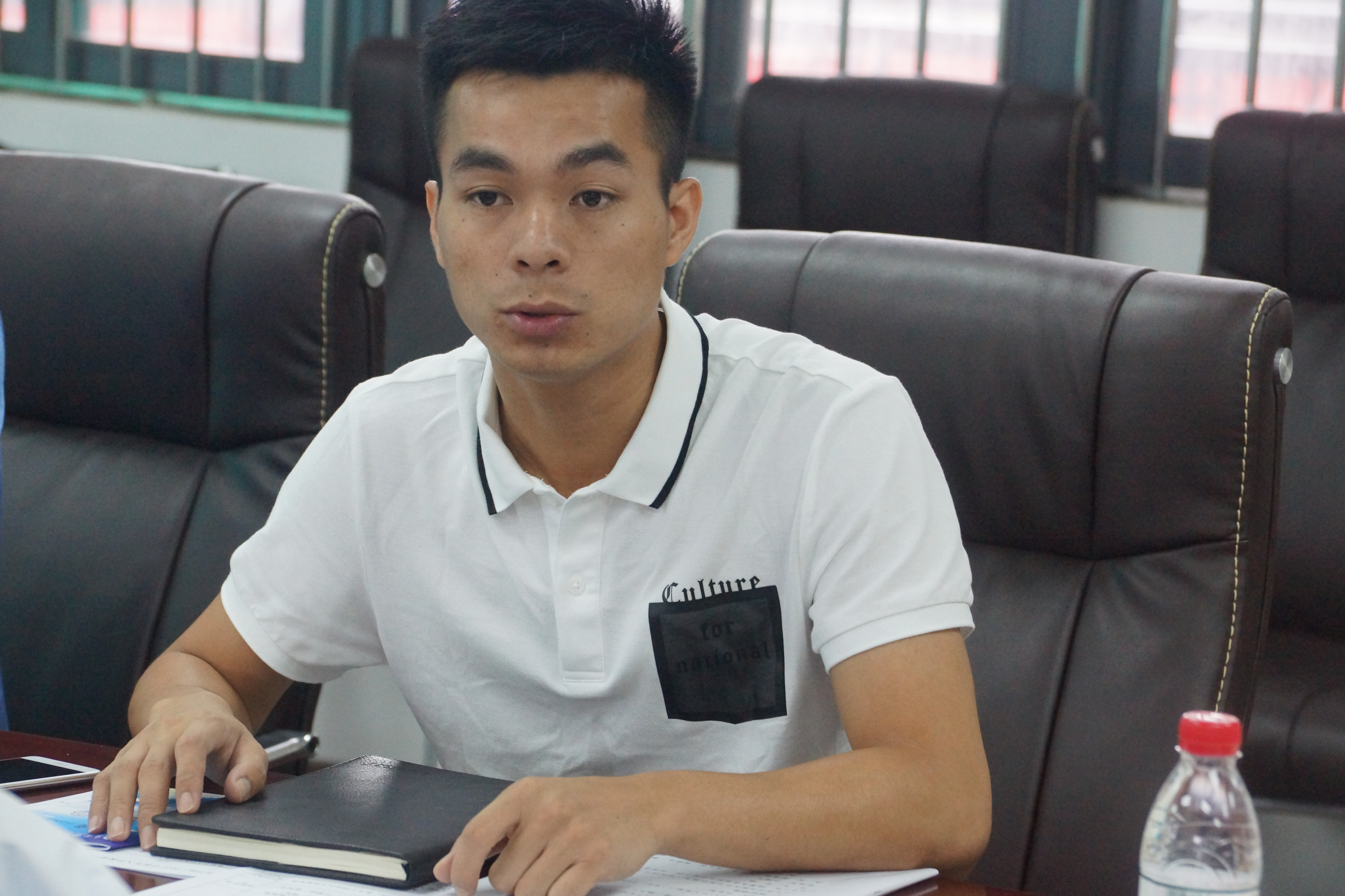 anime1
举办2018级新生班主任沙龙1-4-.JPG