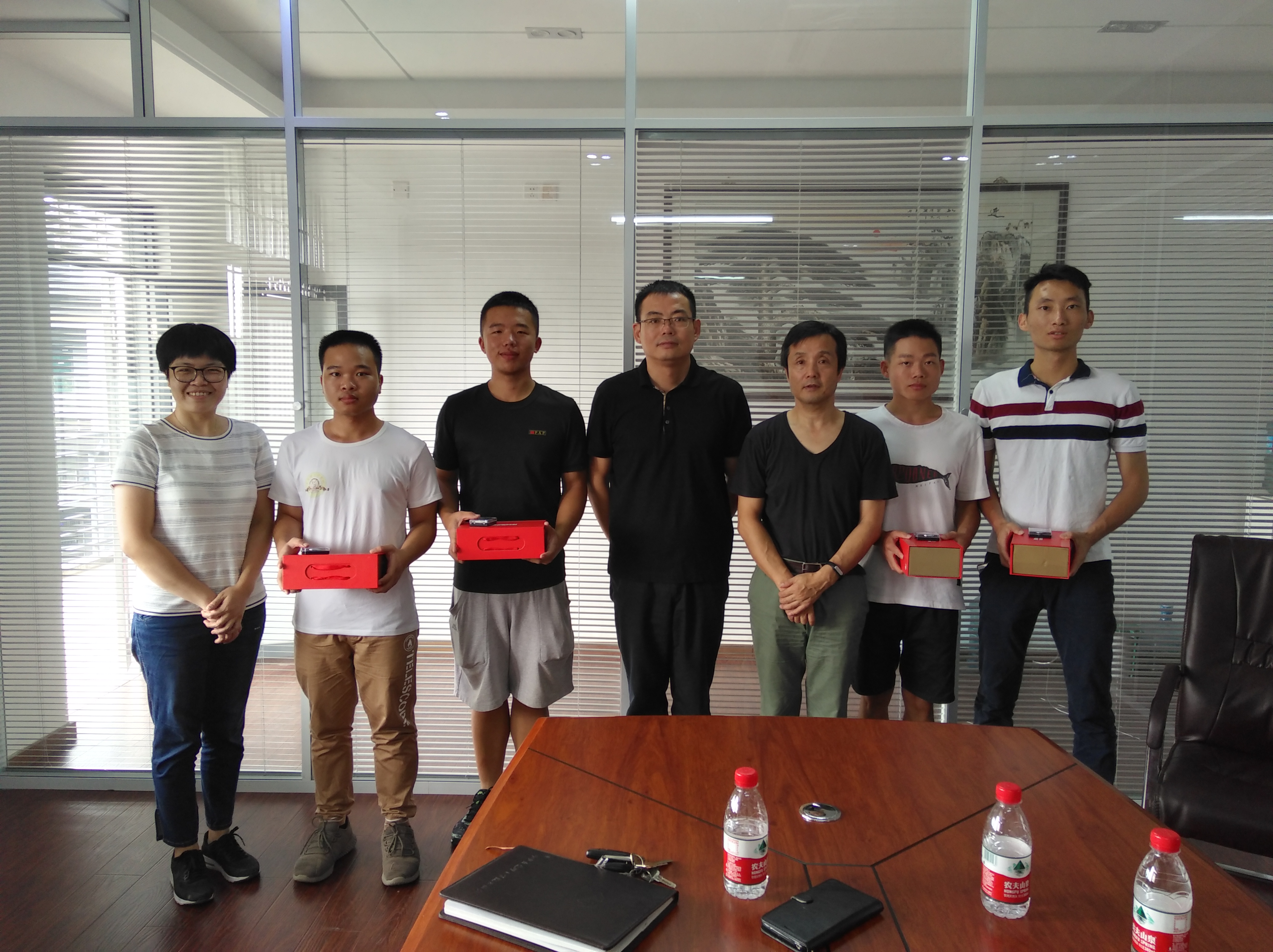 喜讯-anime1
今年3名学生光荣入伍2.jpg