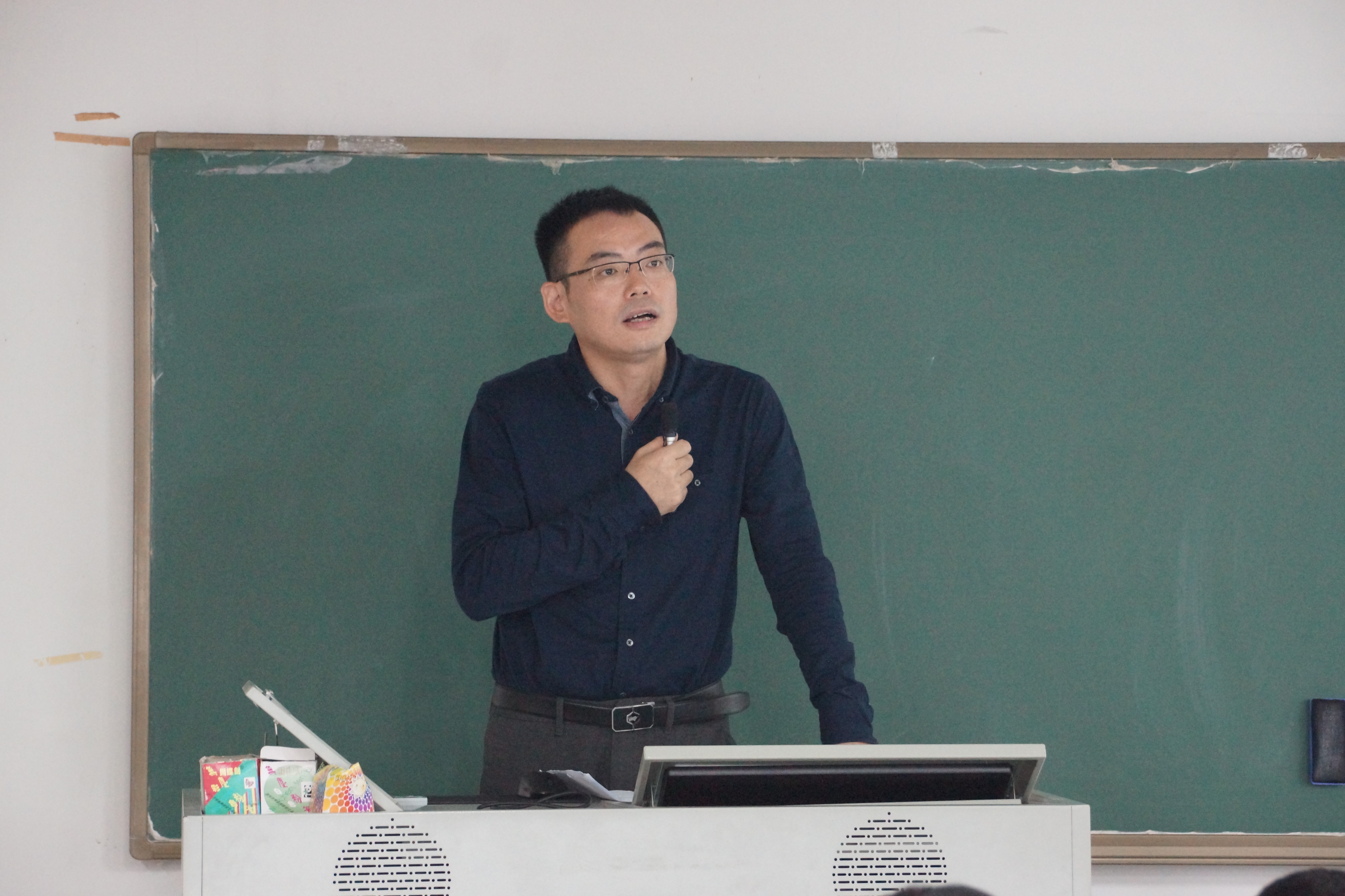 anime1
师生热议-争创一流本科教育2025行动计划-2.jpg