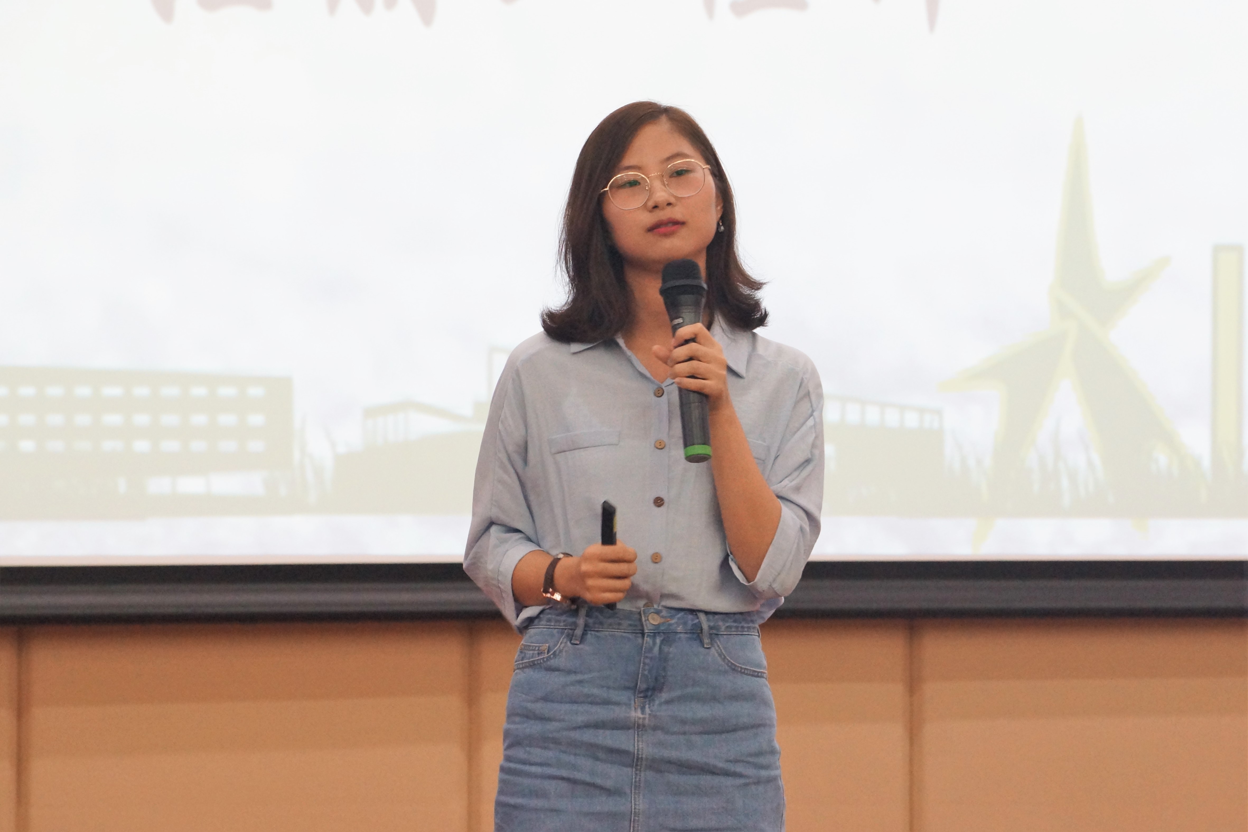 anime1
举办学长-学习经验-生活技巧-分享会4.jpg