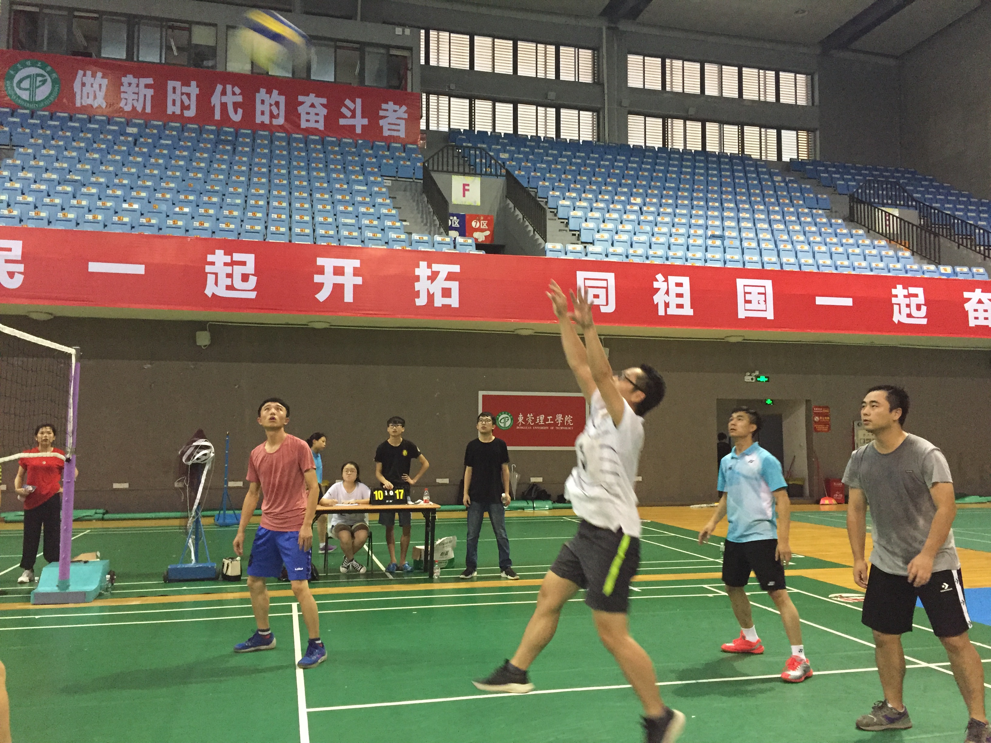 anime1
获学校教职工气排球比赛二等奖-2.jpg