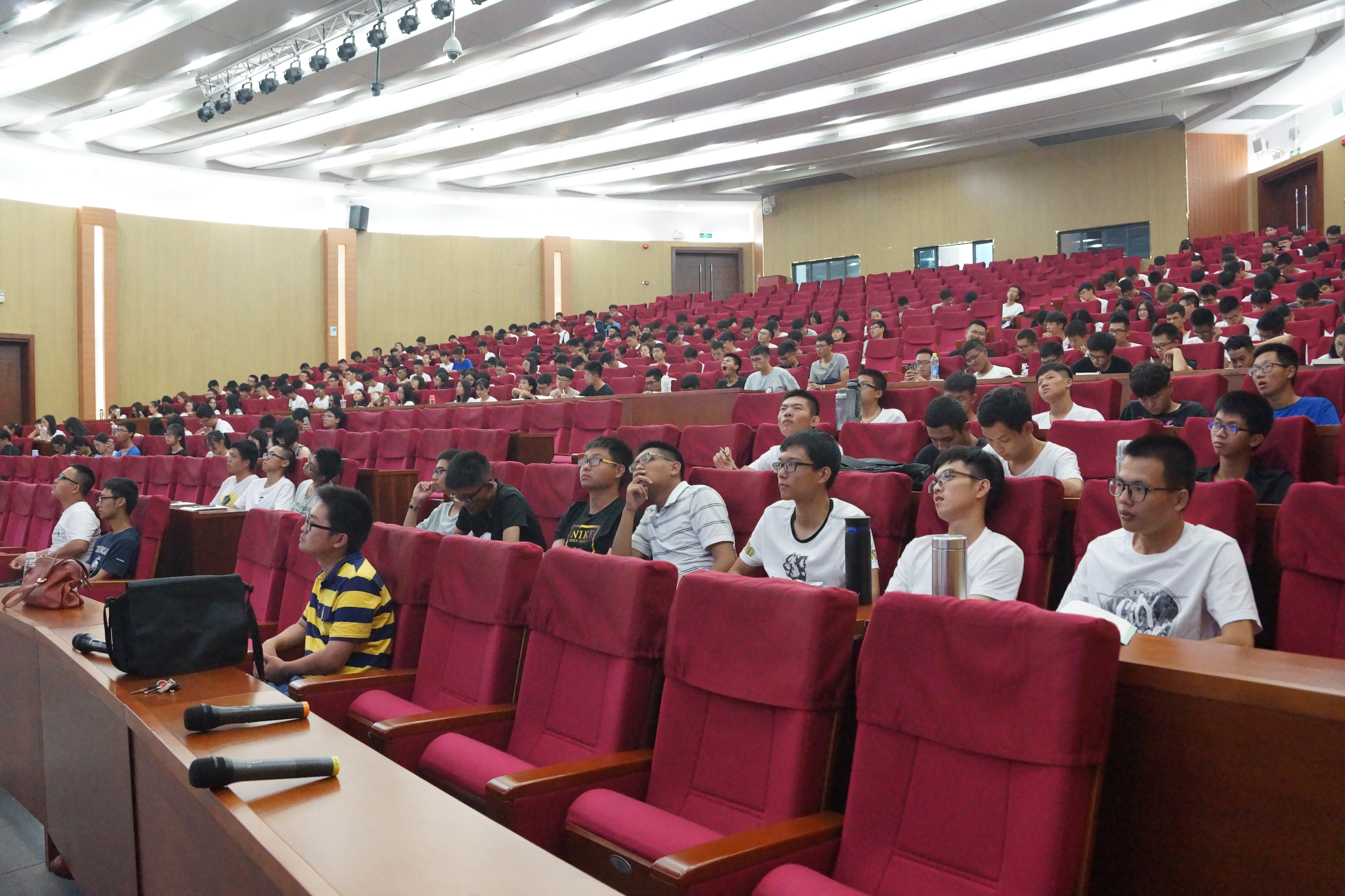 anime1
顺利举办健康卫生知识讲座3.jpg